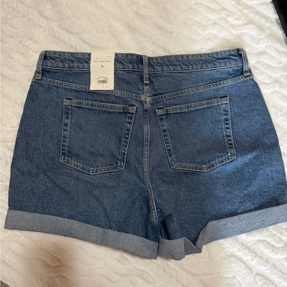 High-Rise Cuffed Denim Shorts - Blue